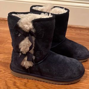Women’s Size 6 Navy Blue Bow Koolaburra By Ugg Women's Victoria Boots